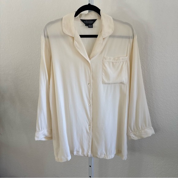 The J. Peterman Company 100% Silk Pajama Shirt Cream Button Down Top M Luxury - Picture 7 of 8